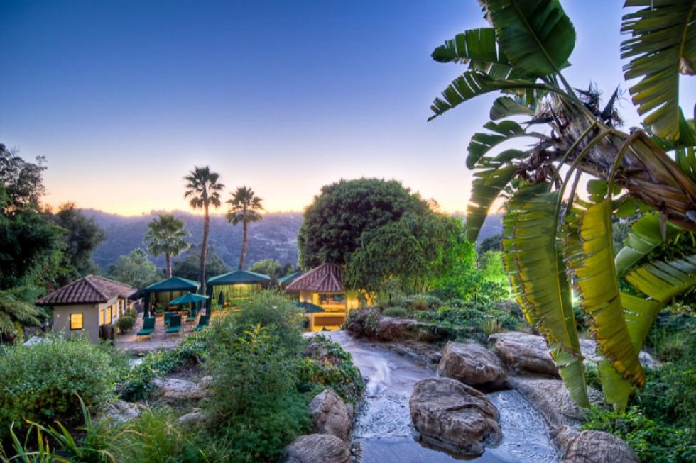 photo Mark Wahlberg House beverly hills home reduced 3 million