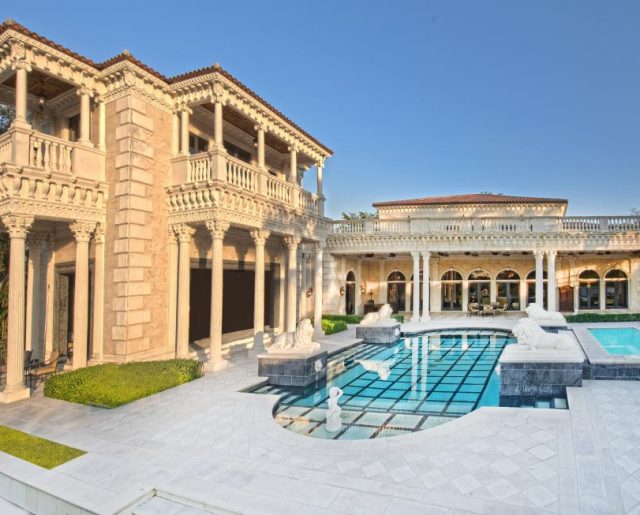 Palazzo Grande Mansion!