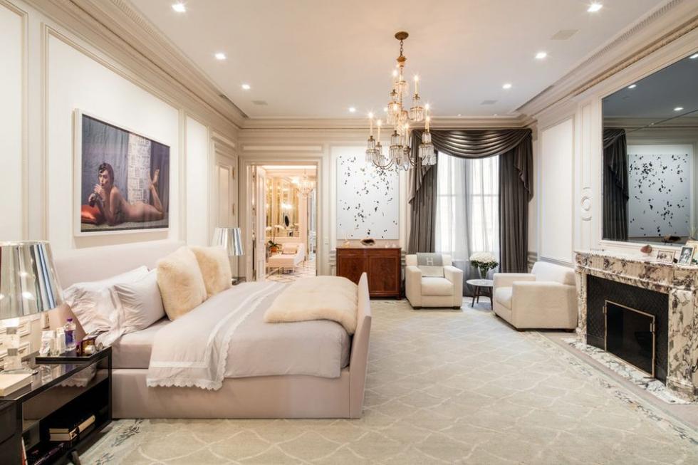 New York Mansion Features Red Leather Walls Cosmetics