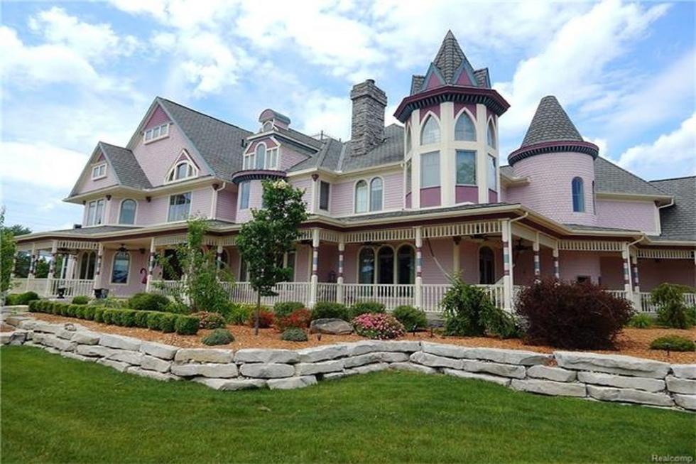 Michigan Lake House Has Everything! | Top Ten Real Estate ...