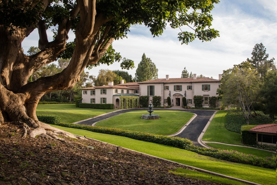 Owlwood Mansion: Home To Stars Marilyn Monroe, Tony Curtis & Cher!